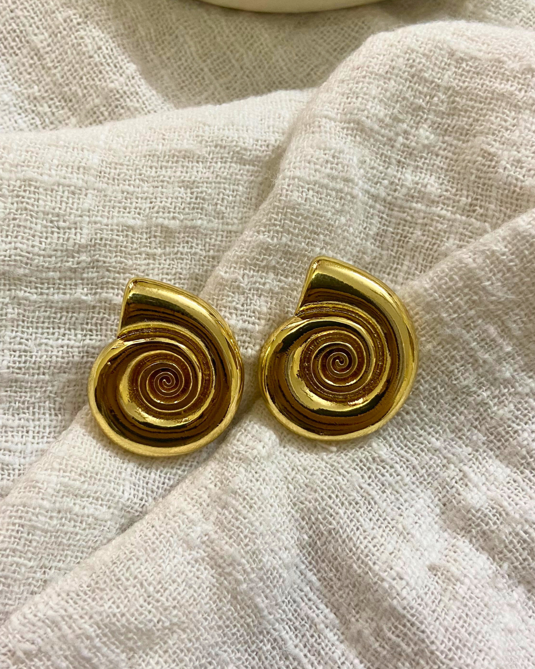 Beachy Swirl Earrings 18k Gold Plated
