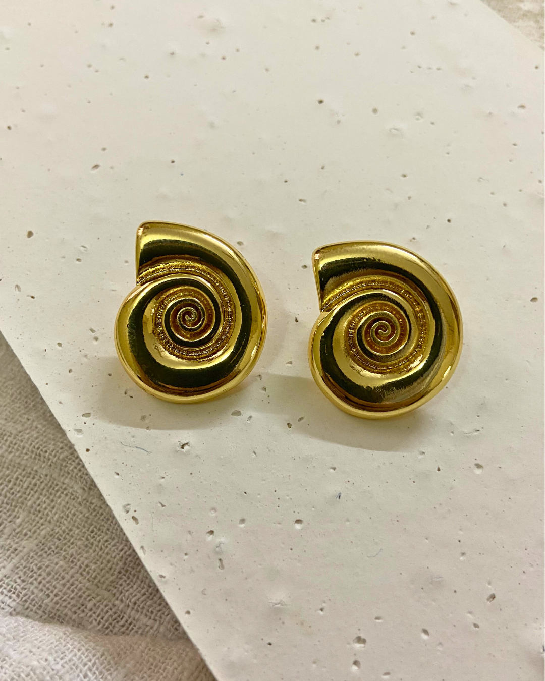 Beachy Swirl Earrings 18k Gold Plated