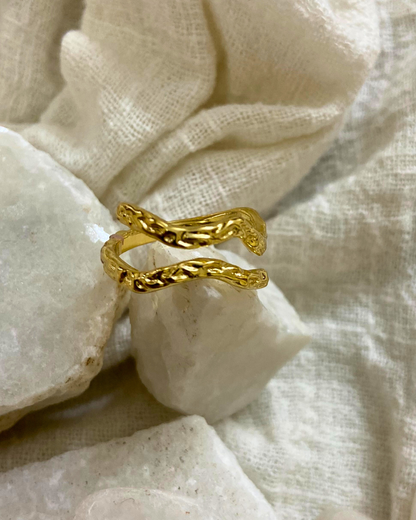 Minimal Curve Ring (Adjustable)- 18K Gold Plated