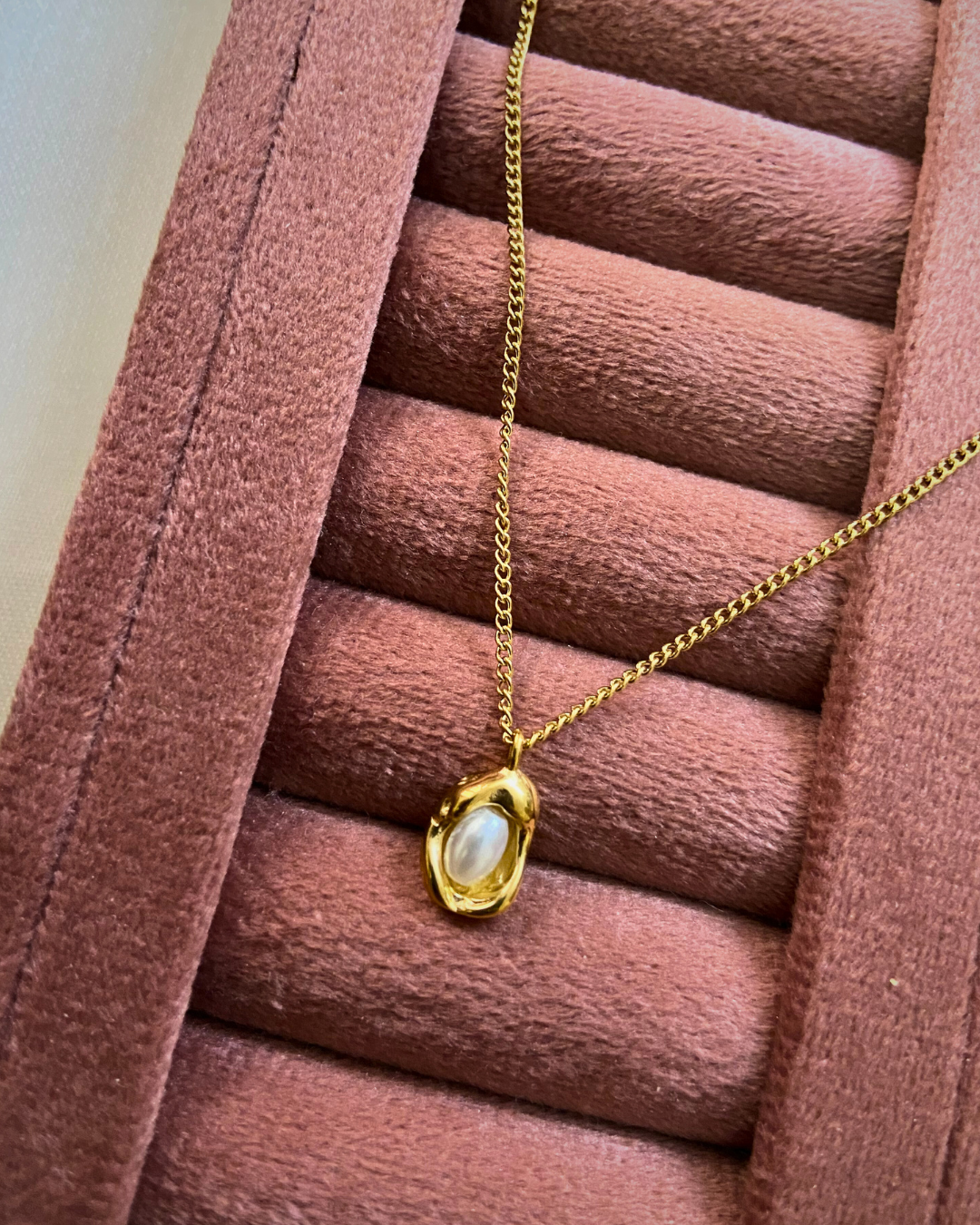 Oyster Pendant Necklace- 18K Gold Plated